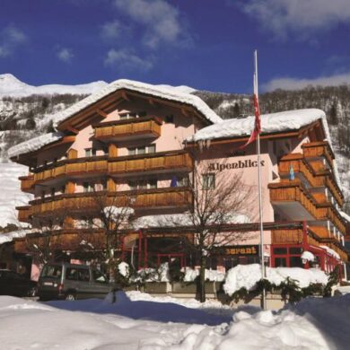 Hotel Alpenblick is een gezellig familiehotel in het typisch Zwitserse dorpje Fiesch. Het hotel ligt op 700 meter van de dichtstbijzijnde lift