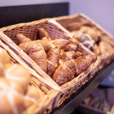 het Turks stoombad en het solarium kun je je verstand even helemaal op nul zetten. In het gezellige restaurant van Hotel Hubertus staat iedere morgen een uitgebreid ontbijtbuffet voor je klaar en 's avonds wordt hier iedere avond een heerlijk diner geserveerd. </p>