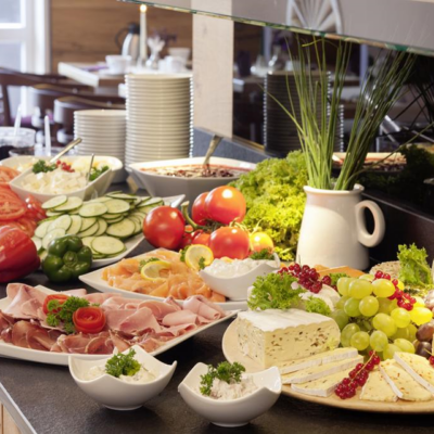 kunnen de kinderen zich vermaken in de speelruimte. Naast een restaurant is er ook een café met een sfeervolle stube