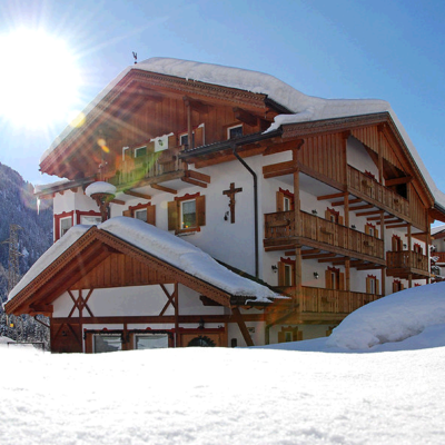 Aan de rand van het centrum van Campitello ligt Hotel Garni Letizia. Dit familie gerunde hotel is heerlijk rustig gelegen