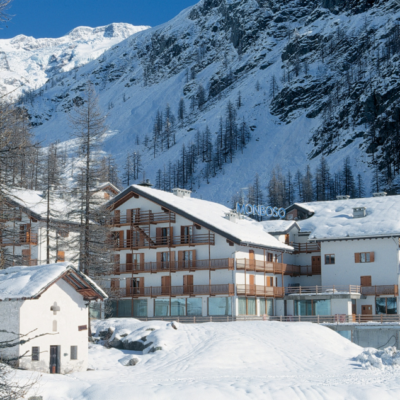 Hotel La Trinitè Monboso ligt in het prachtige gebied van Valle d'Aosta