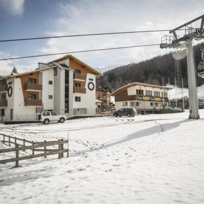 Hotel Monroc is een plek waar je heerlijk tot rust komt na een sportieve dag op de pistes. Dit Excellent hotel ligt tussen de dorpen Commezzadura en Mezzana