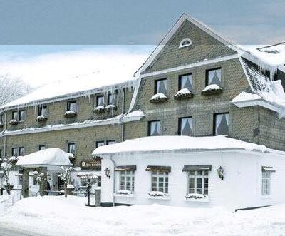 Landhotel Altastenberg is een degelijk familiehotel op slechts 100 meter van de skipistes. In dit nostalgische hotel heerst een gezellige sfeer