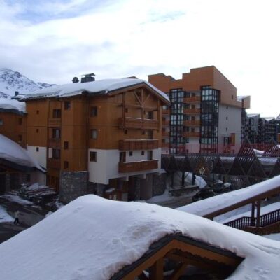 Residence Le Lac du Lou biedt comfortabele appartementen in het centrum van Val Thorens. Zo heb je de leuke winkels