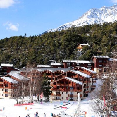 Résidence Les Balcons d'Anaïs is zeer centraal gelegen in La Norma