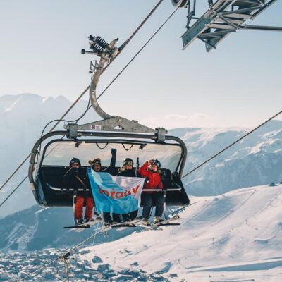 de sauna of jacuzzi. Heb je toch nog wat energie over? Sluit je dan aan bij de altijd gezellige après-ski in de Yeti bar