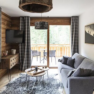 Résidence Terresens Les 3 Sophies is een charmante accommodatie gelegen op slechts 300 meter van de skilift in het prachtige Morzine. Dit authentieke bergdorp