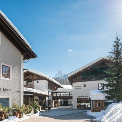 Residence Zin Senfter is een comfortabel complex en gelegen in het centrum van San Candido. De ruime appartementen bieden naast veel comfort ook een gevoel van thuiskomen. Er is veel zorg besteed aan de aankleding waardoor er een warme uitstraling heerst