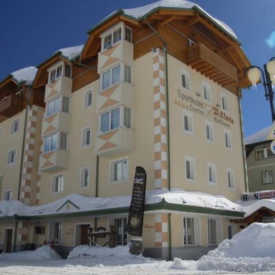 Selections Sporthotel Vittoria is een heerlijke uitvalsbasis in het centrum van Passo Tonale. Dit hotel heeft een huiselijke sfeer