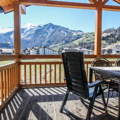 Op een rustige locatie met prachtig uitzicht op de Alpen vind je Appartement Tauern Relax. Met het centrum op slechts een paar minuten lopen van het appartement