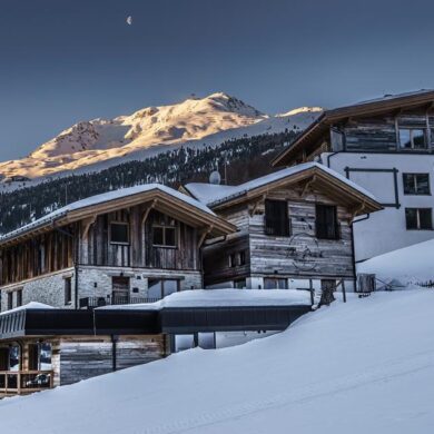 Prachtig gelegen: rustig en toch direct aan de piste in Sölden! Appartement/Chalet The Peak biedt je gloednieuwe