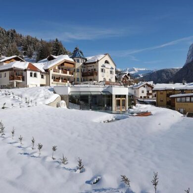 verdwijnt je vermoeidheid als sneeuw voor de zon in onze wellness. Ben je eraan toe om even te relaxen? Maak dan gebruik van de jacuzzi of trakteer jezelf op een heerlijke massage. Ook biedt het hotel verschillende sauna's