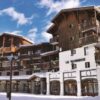 Hotel Residence Le Valfrejus is een leuk familiehotel gericht op gezinnen met wat oudere kinderen en is ideaal gelegen in het centrum van het gezellige Valfréjus en direct aan de piste. Het hotel biedt een verblijf op basis van halfpension. De kamers waarin je verblijft zijn verzorgd ingericht en van alle gemakken voorzien. Vanaf je balkon heb je een schitterend uitzicht op de omliggende bergen. Daarnaast worden er allerlei activiteiten georganiseerd voor de kinderen.