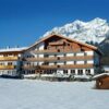 Op een prachtige locatie in het schilderachtige Ramsau vind je Hotel Kielhuberhof. Dit gastvrije hotel wordt omringd door weiden en velden en is een ideale plek om een rustige wintersportvakantie door te brengen. Alle kamers zijn licht