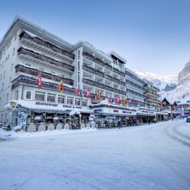 Hotel Kreuz & Post ligt perfect voor een heerlijke skivakantie in het prachtige Jungfrau Region skigebied. Het bevindt zich midden in het centrum en de skilift vind je op circa 250 meter. De skibus stopt vrijwel naast de deur