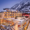 Hotel Norica ligt midden in het pittoreske centrum van Bad Hofgastein. De skilift en de pistes liggen op loopafstand. Als je tijdens je vakantie lekker wilt relaxen dan ben je bij Excellent Hotel Norica aan het juiste adres. Het biedt gratis toegang tot het wellness Alpencenter Gastein welke via een ondergrondse tunnel bereikbaar is. Zo kun je na een intensieve dag even bijkomen in de (kruiden) sauna