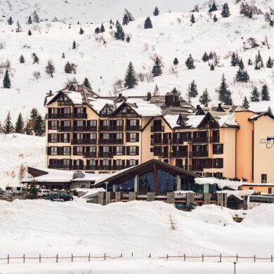 Op een prachtige locatie aan de rand van het centrum van Passo Tonale ligt familiehotel Piandineve. Dé locatie voor gezinnen met kinderen. Zo verblijf je hier heerlijk rustig