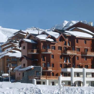 Les Lodges des Alpes bestaat uit gezellige appartementen aan de rand van de piste in La Plagne Soleil. Je wandelt binnen een paar minuten naar de skilift. Na een lange dag skiën