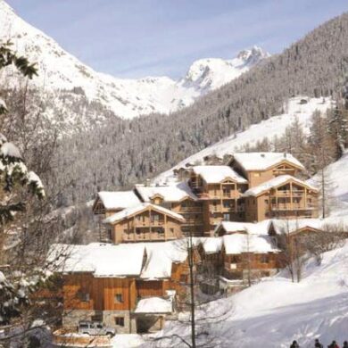 In het centrum van Sainte Foy en op slechts 100 meter van de piste ligt de luxe Résidence Les Fermes de Sainte Foy. Hier geniet je niet alleen van een perfecte locatie