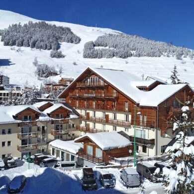 Op een paar minuten lopen van de skilift 'Diable' ligt Residence L'Ours Blanc. Deze lift brengt je 's morgens in een mum van tijd naar boven