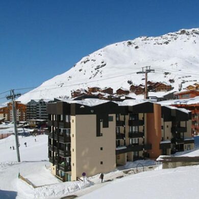 Résidence Orcière is gunstig gelegen in het drukke Val Thorens. Het ligt namelijk in een rustige straat