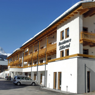 Residence Zillertal op slechts 1 kilometer van het bruisende centrum van Gerlos. Het biedt prachtige