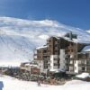 Résidence Le Rond Point des Pistes is een fijne résidence in het autovrije in de wijk Val Claret in Tignes. De gezellige bars en restaurants liggen op loopafstand én de residence ligt direct aan de piste.  Net achter de résidence