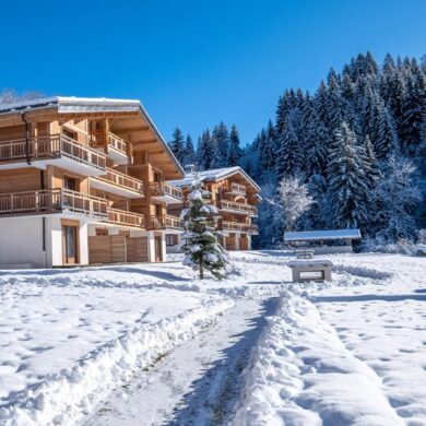 VVF Résidence Megève Mont-Blanc  biedt comfortabele appartementen gelegen in het meest authentieke dorp van Megève en is ook niet ver van de prachtige pistes. Na het ontbijt loop je zo naar de eerste skilift. De 2-kamerappartementen zijn netjes ingericht en voor maximaal vier personen