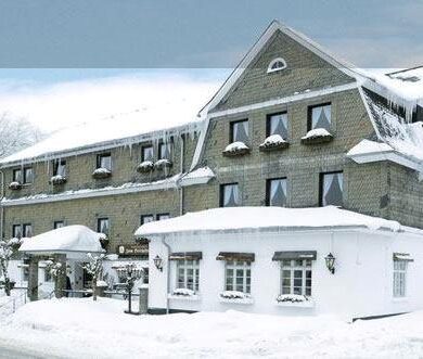 Landhotel Altastenberg is een degelijk familiehotel op slechts 100 meter van de skipistes. In dit nostalgische hotel heerst een gezellige sfeer