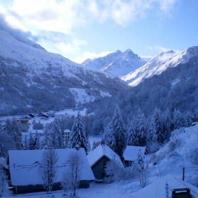 Les Résidences des Verneys is een verzamelnaam van verschillende appartementen verspreid over Valloire. In welk appartementencomplex je ook terecht komt