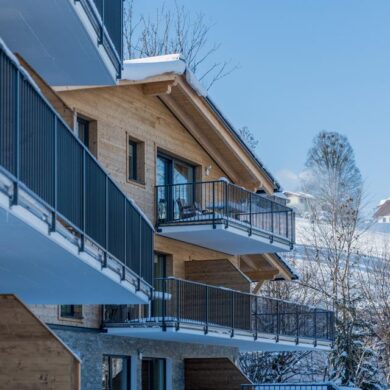 een balkon of terras en 2 slaapkamers & 1 of 2 badkamers. Het centrum van Schladming