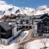 Op loopafstand van de skipistes en op 300 meter van het centrum van La Toussuire vind je Résidence CGH L'Alpaga. De appartementen van deze moderne