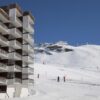 Residénce Le Gypaète heeft een uitstekende ligging voor je wintersportvakantie. Het bevindt zicht namelijk direct aan de pistes van Val Thorens. Ideaal dus voor wie 's ochtends graag als eerste op de piste staat. De studio's zijn comfortabel ingericht en hebben allemaal een balkon. Vanaf hier heb je een prachtig uitzicht over de omgeving. Ook van de après-ski in het gezellige centrum hoef je niets te missen. Dit ligt namelijk op slechts 300 meter van de résidence